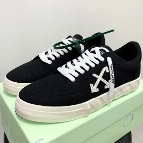 Off-White Low Vulcanized Canvas Sneakers Black